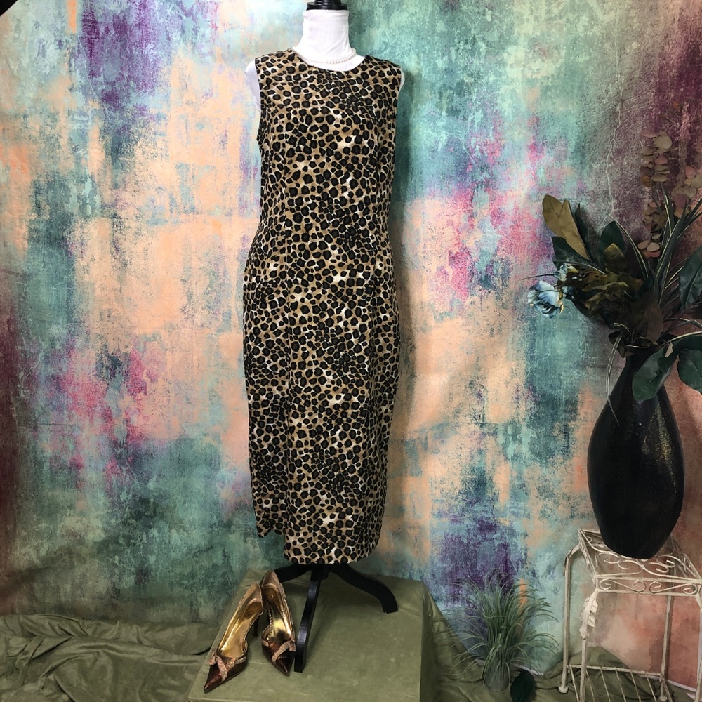 📌 Leopard Print Sleeveless Dress